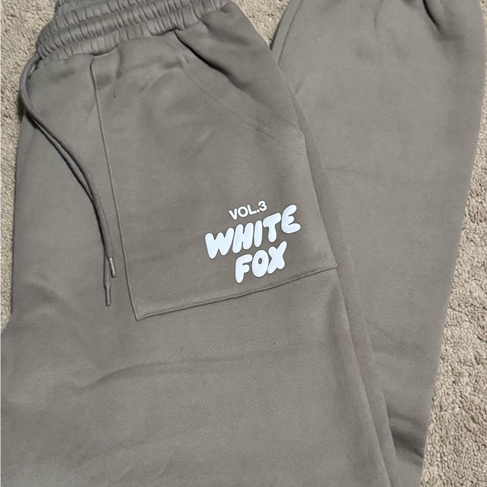 White Fox Boutique Tan Joggers Sweatpants NWT Medium